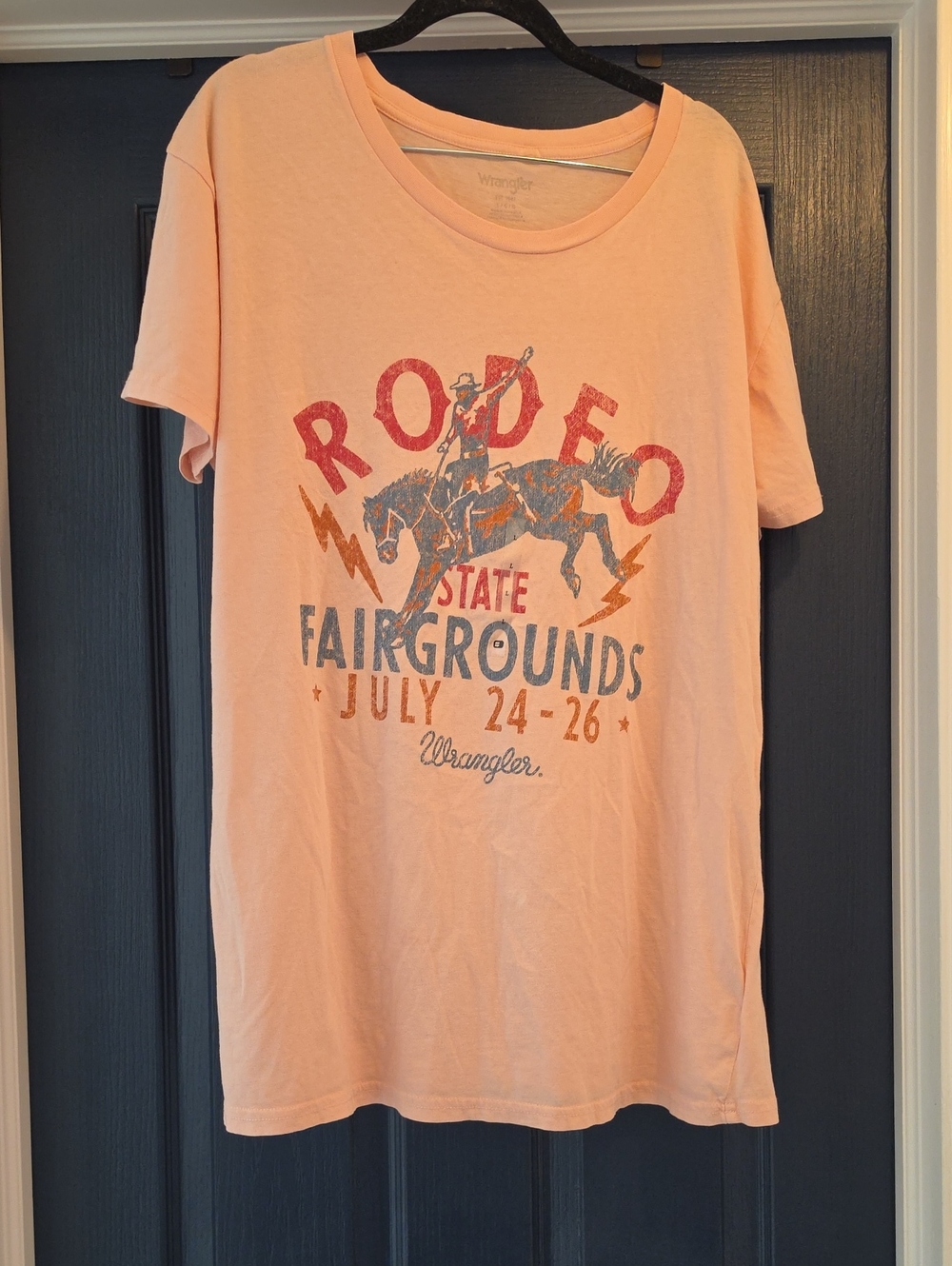 Wrangler Women's Large Peach Rodeo Fairgrounds Graphic Tee